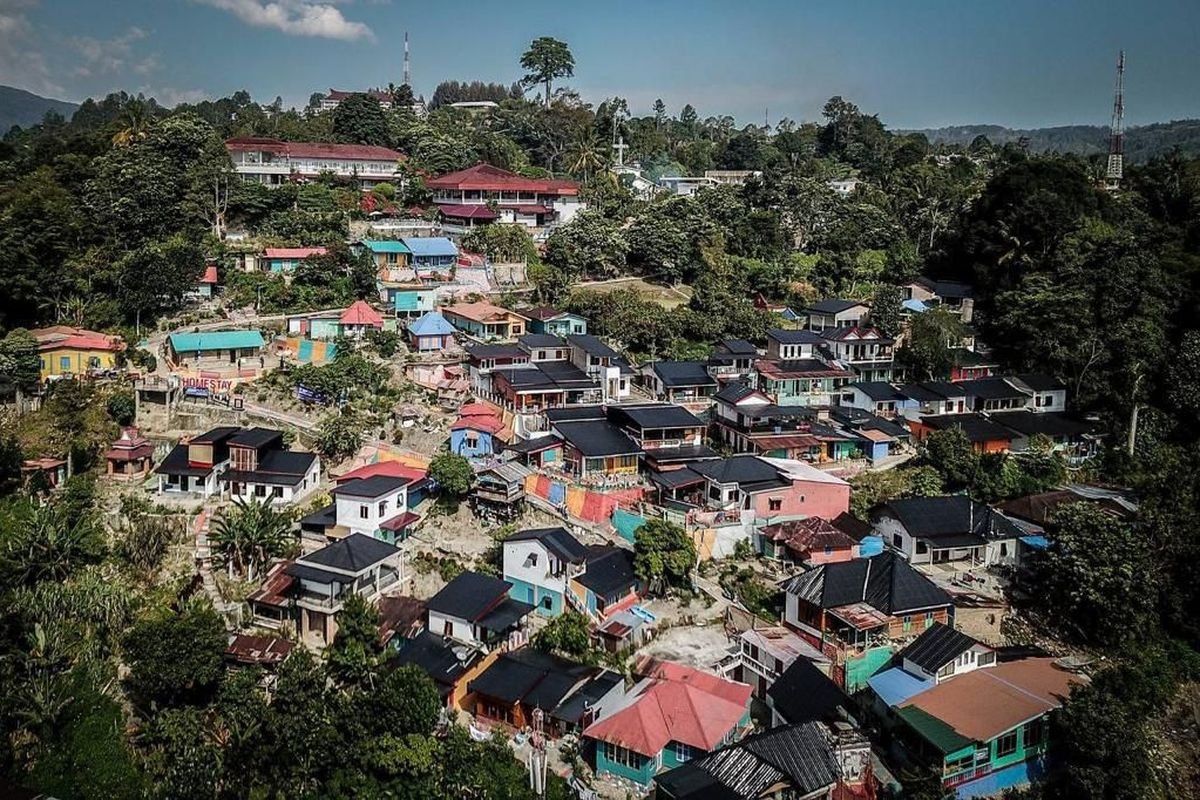 Kampung Warna-Warni Tigarihit